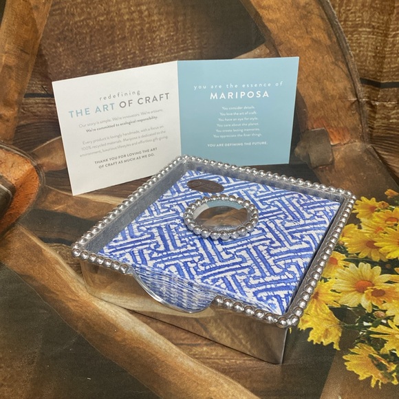 🆕 Mariposa Elegant Dessert Napkin Holder - Picture 2 of 5